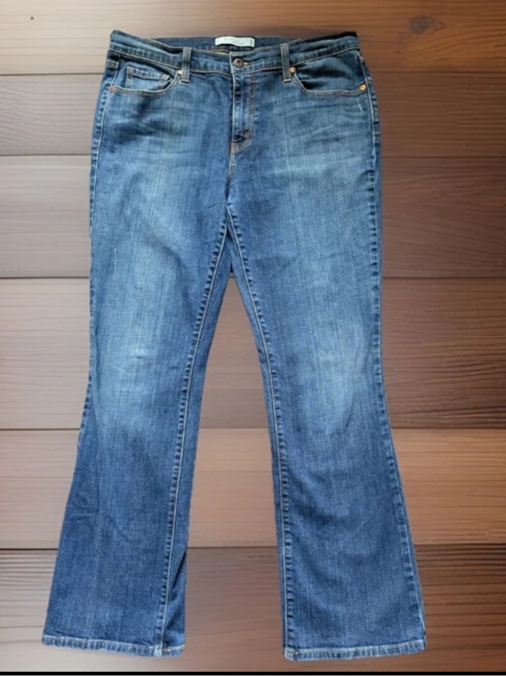LEVIS Jeans Womens Size 12M Med Wash Bootcut 515 Back Embellished Flap Pockets
